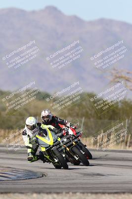 media/Dec-01-2025-Moto Forza (Mon) [[2daa91e15f]]/2-Intermediate Group/Session 3 (Turn 3)/